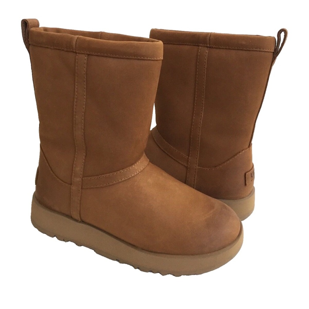 UGG Chestnut Brown Suede Sheepskin Lined Short Boots / Waterproof !